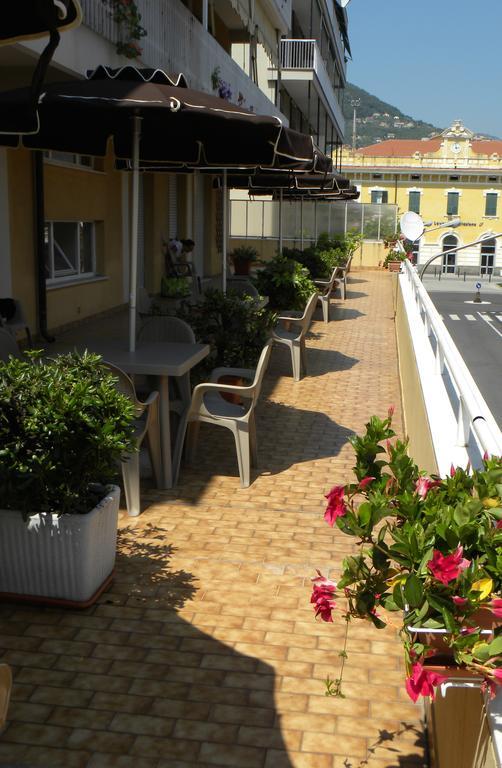 Albergo La Neigra 세스트리레반떼 외부 사진